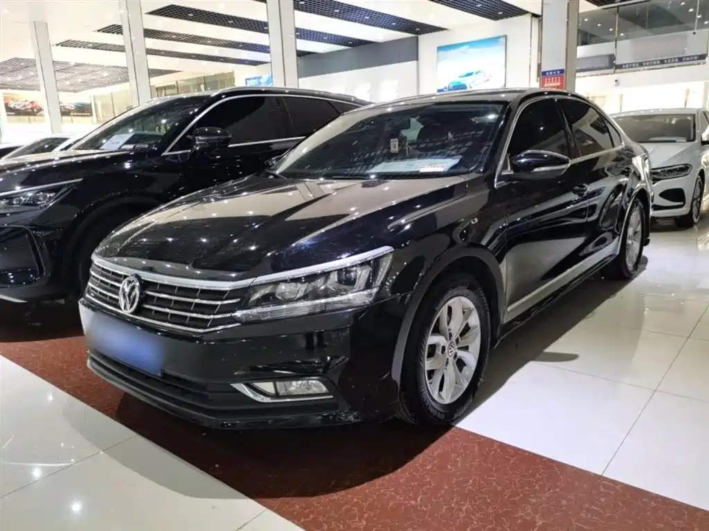VOLKSWAGEN PASSAT 2015