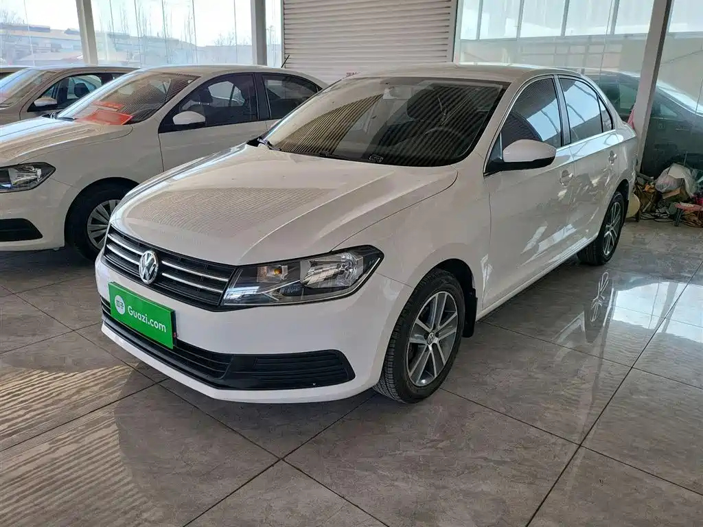 VOLKSWAGEN SANTANA 2016