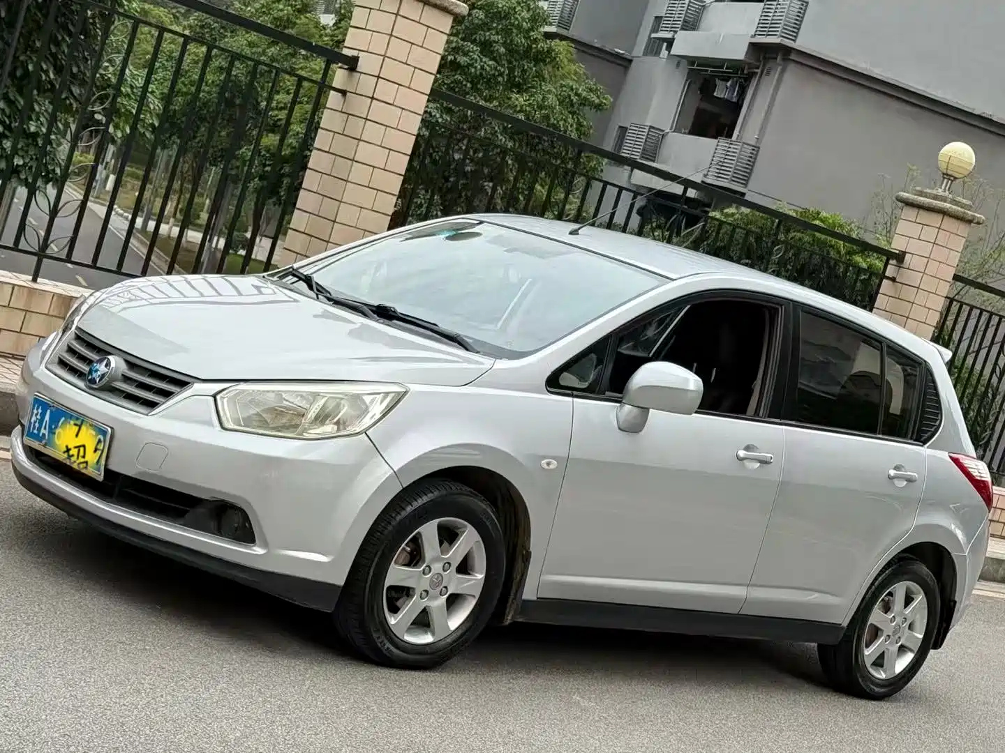 VENUCIA R50 2013