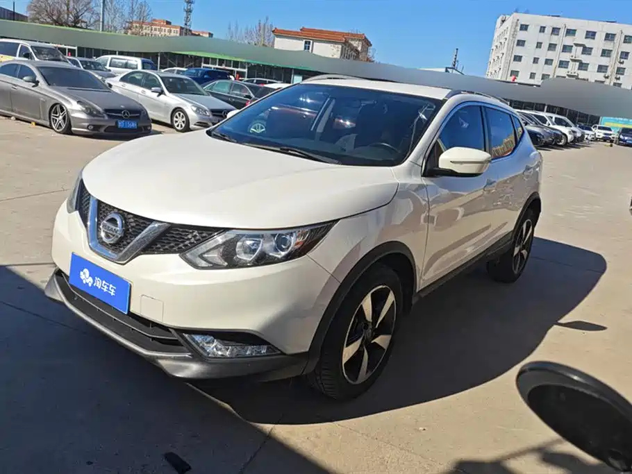 NISSAN QASHQAI 2017