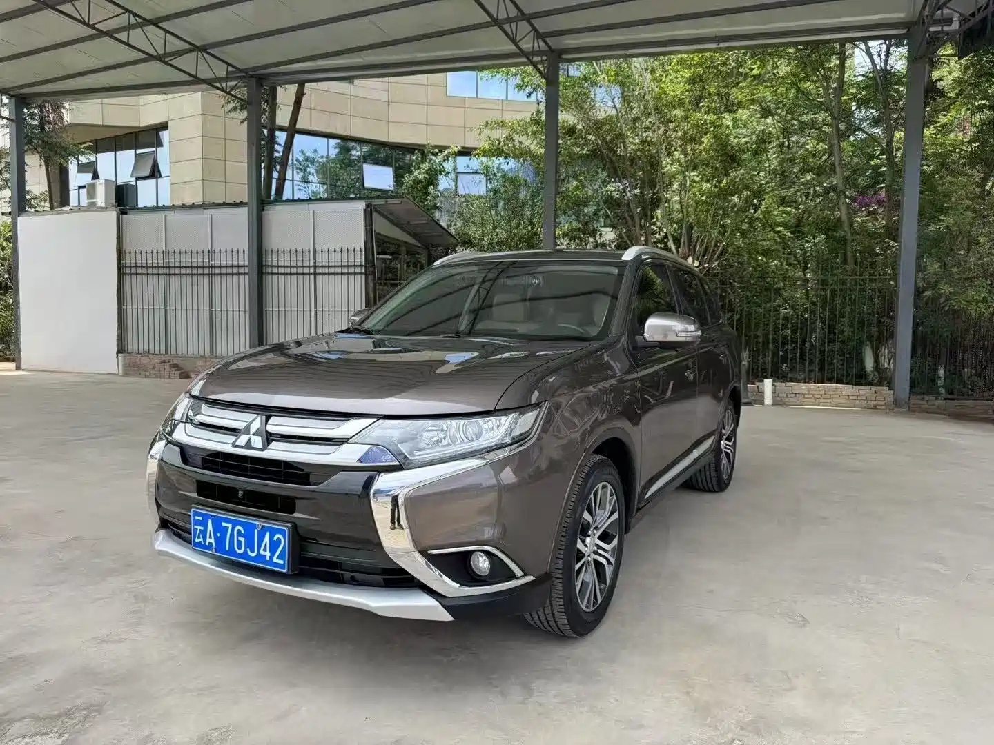 MITSUBISHI OUTLANDER 2018