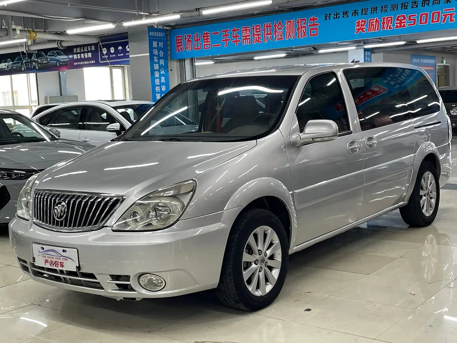 BUICK GL8 2012