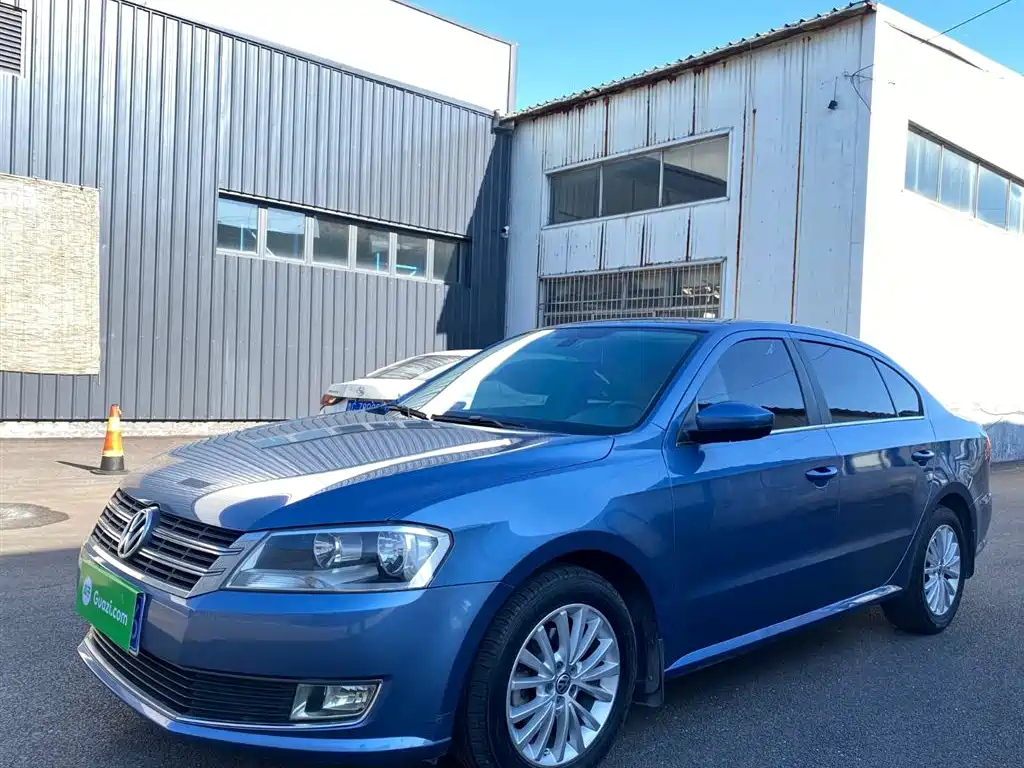 VOLKSWAGEN LAVIDA 2013