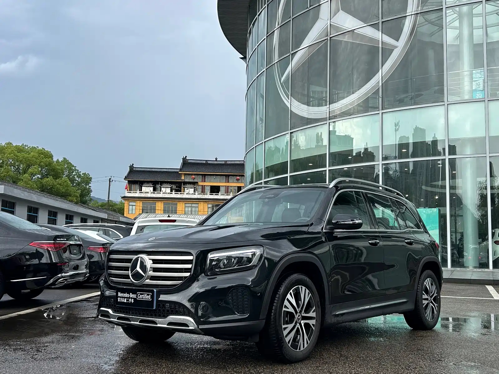 MERCEDES BENZ GLB 2024