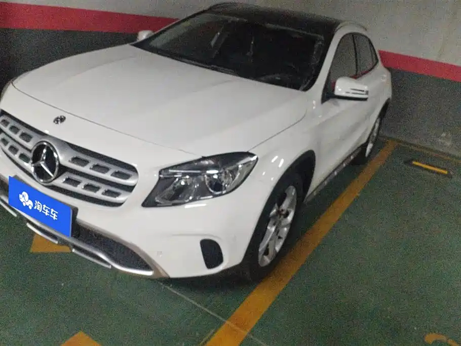 MERCEDES BENZ GLA 2017