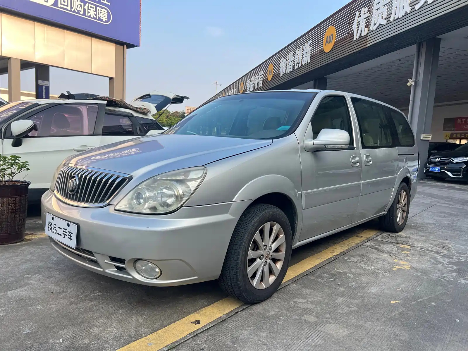 BUICK GL8 2012