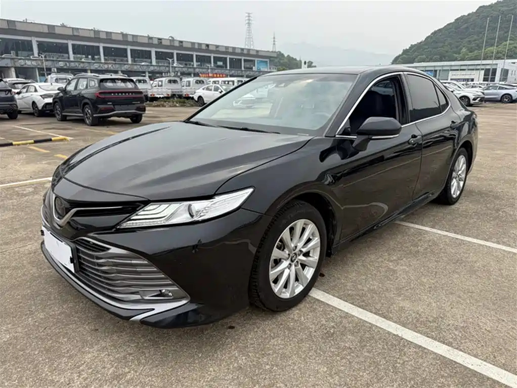 TOYOTA CAMRY 2019
