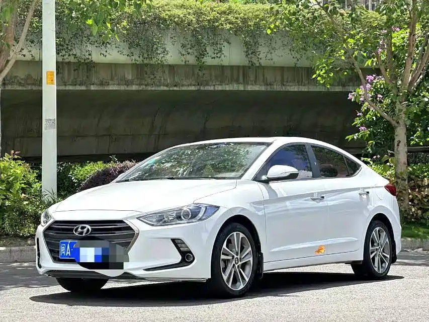 HYUNDAI ELANTRA 2016