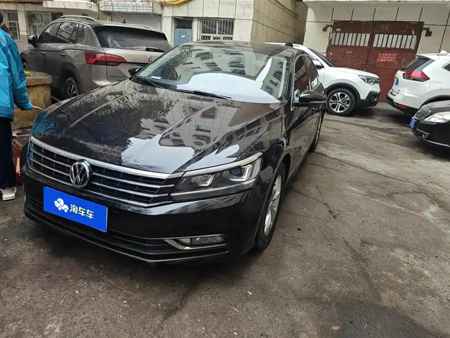 VOLKSWAGEN PASSAT 2015