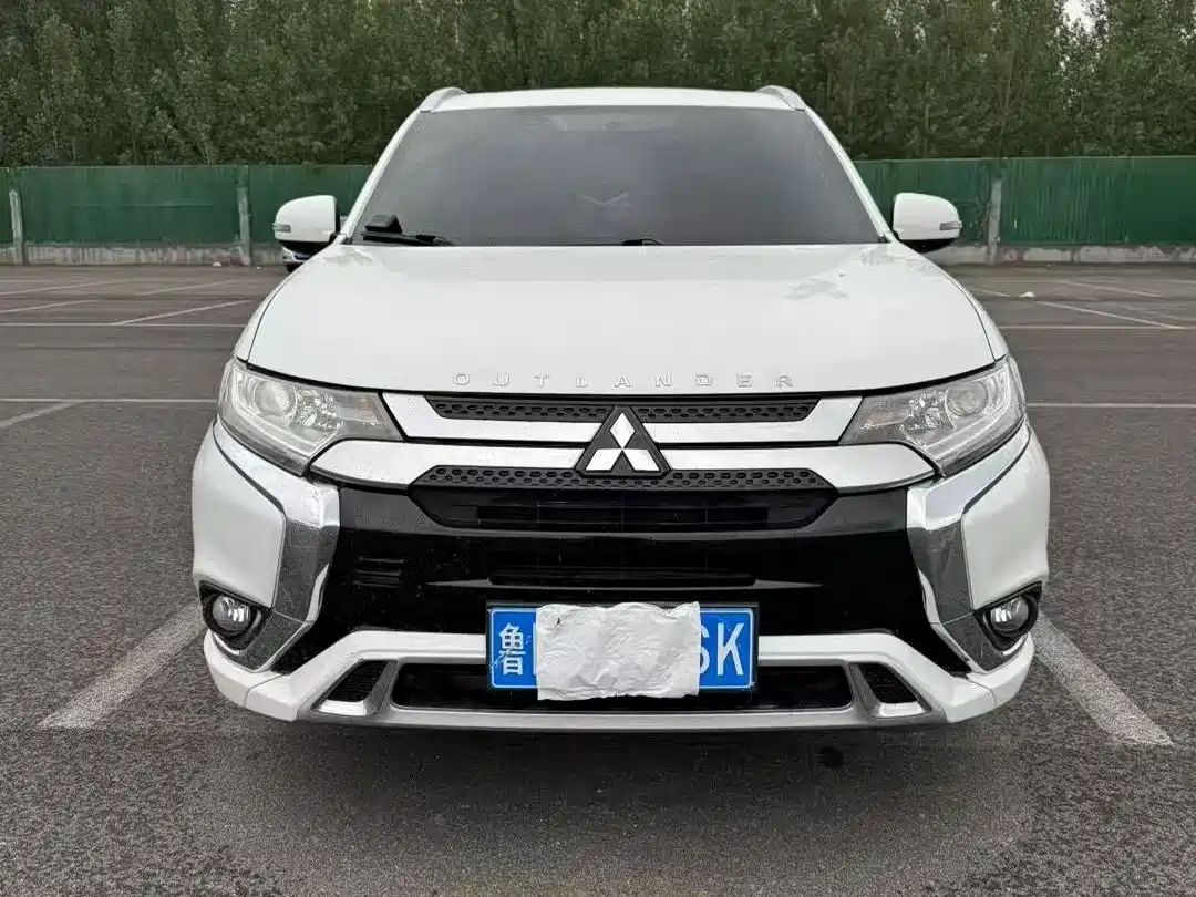 MITSUBISHI OUTLANDER 2020