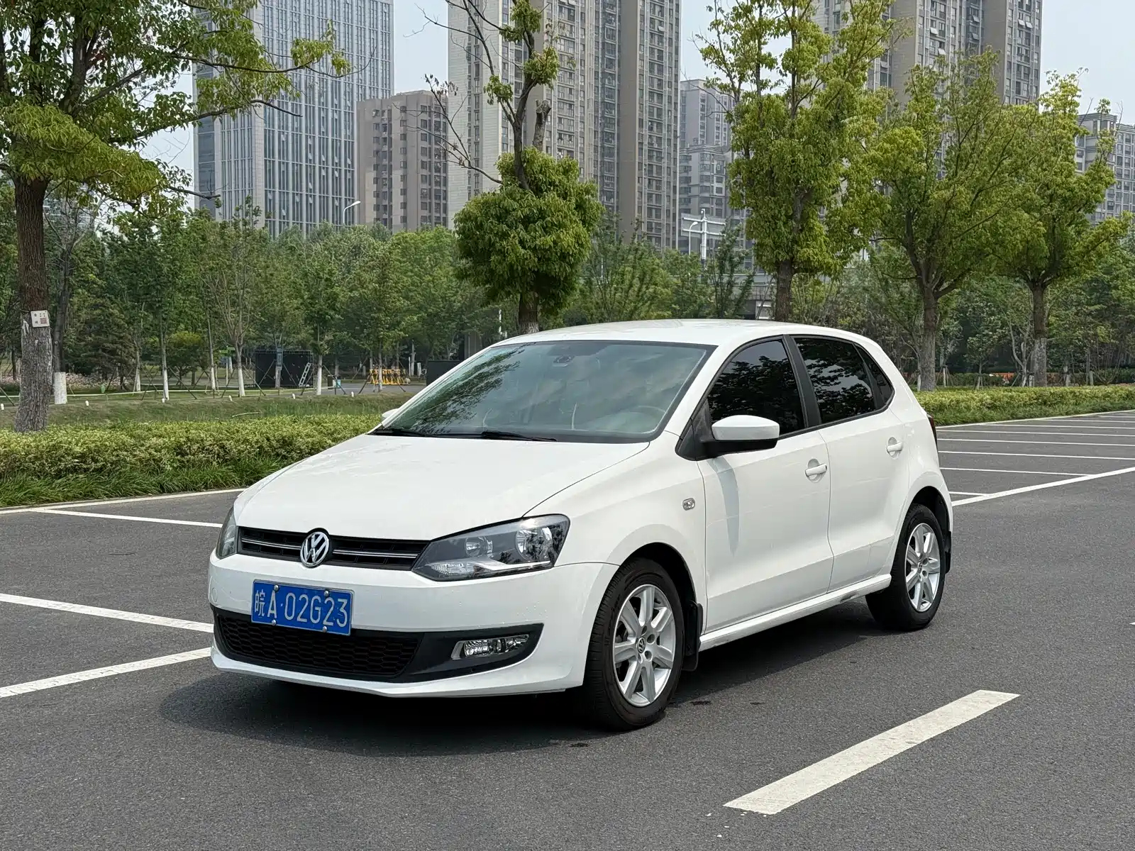 VOLKSWAGEN POLO 2013