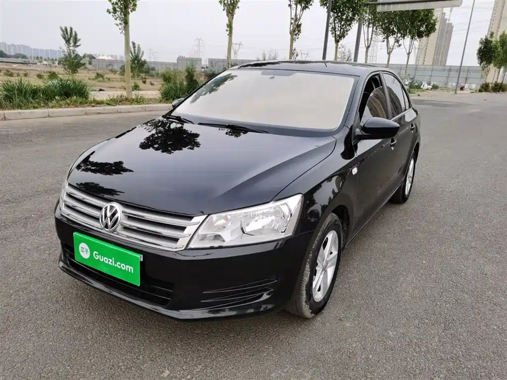 VOLKSWAGEN SANTANA 2013