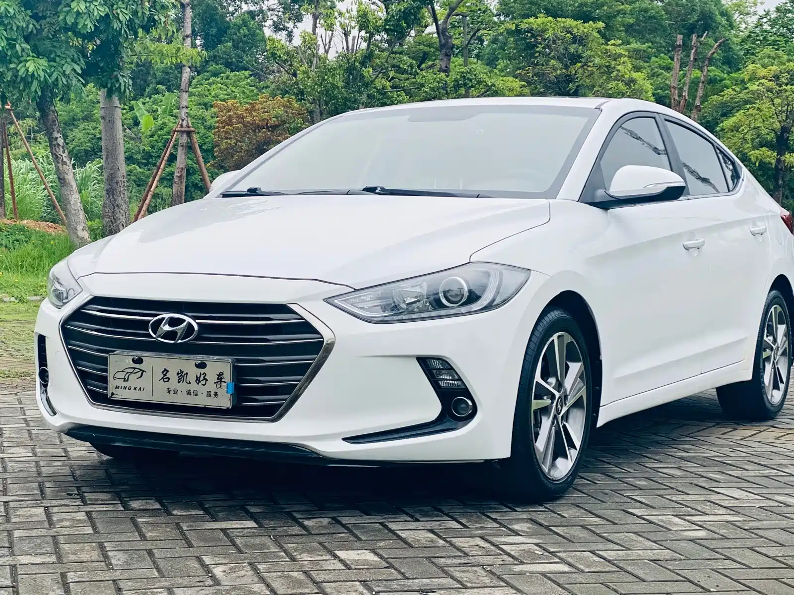 HYUNDAI ELANTRA 2016