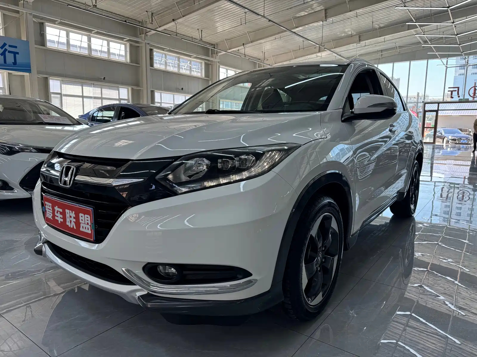 HONDA VEZEL 2015