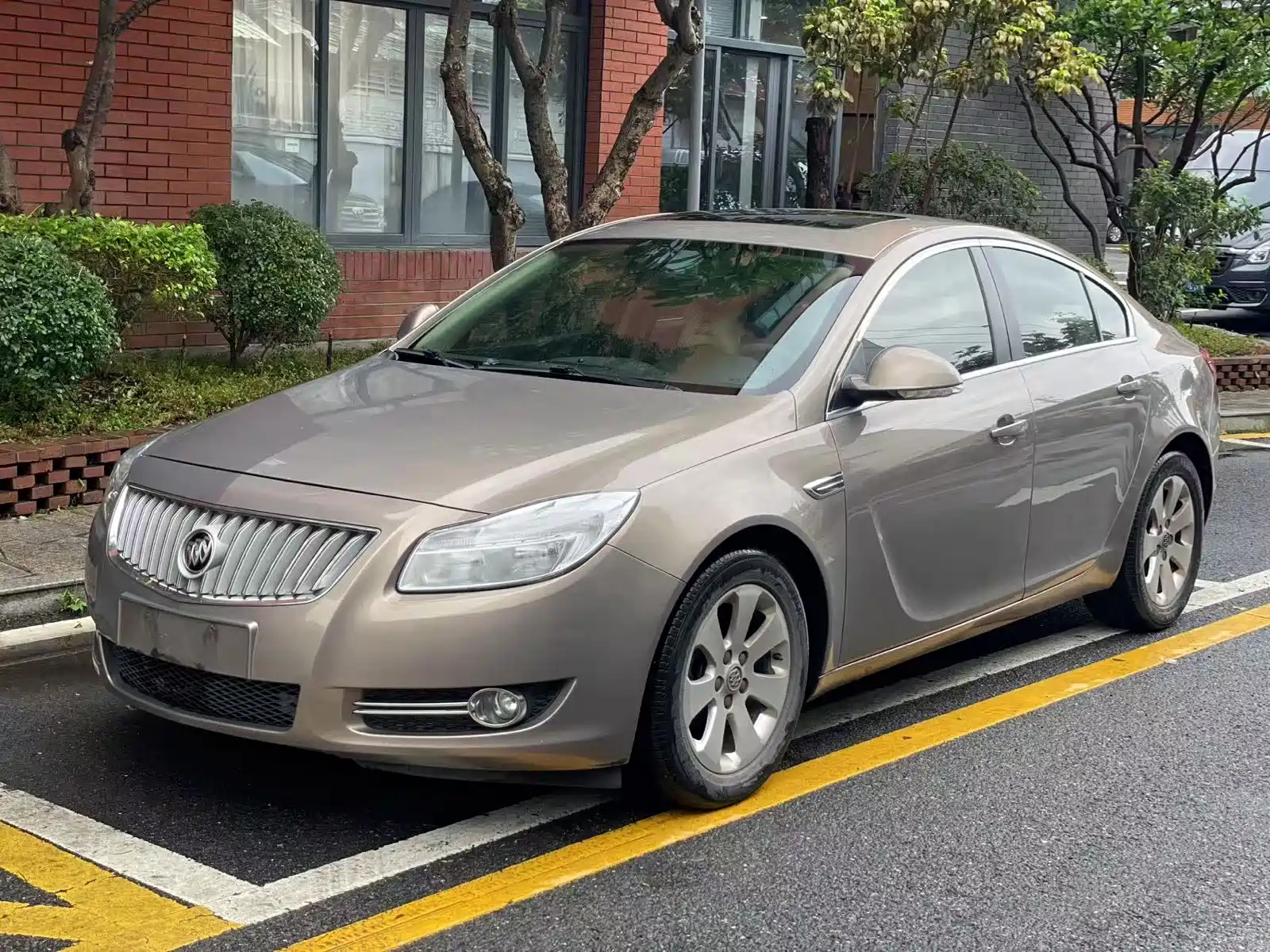 BUICK REGAL 2011