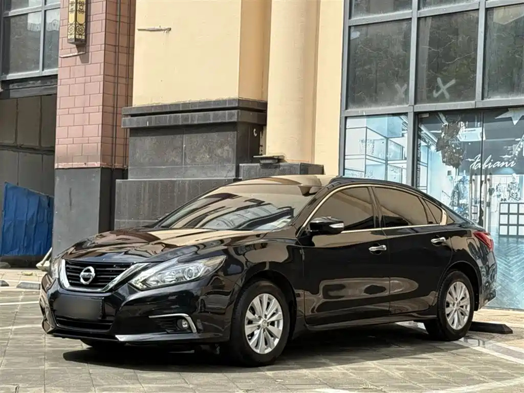 NISSAN TEANA 2018