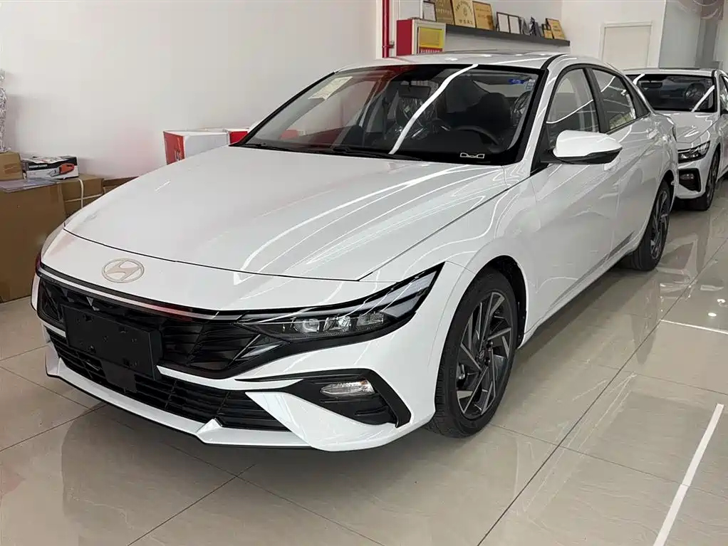 HYUNDAI ELANTRA 2023