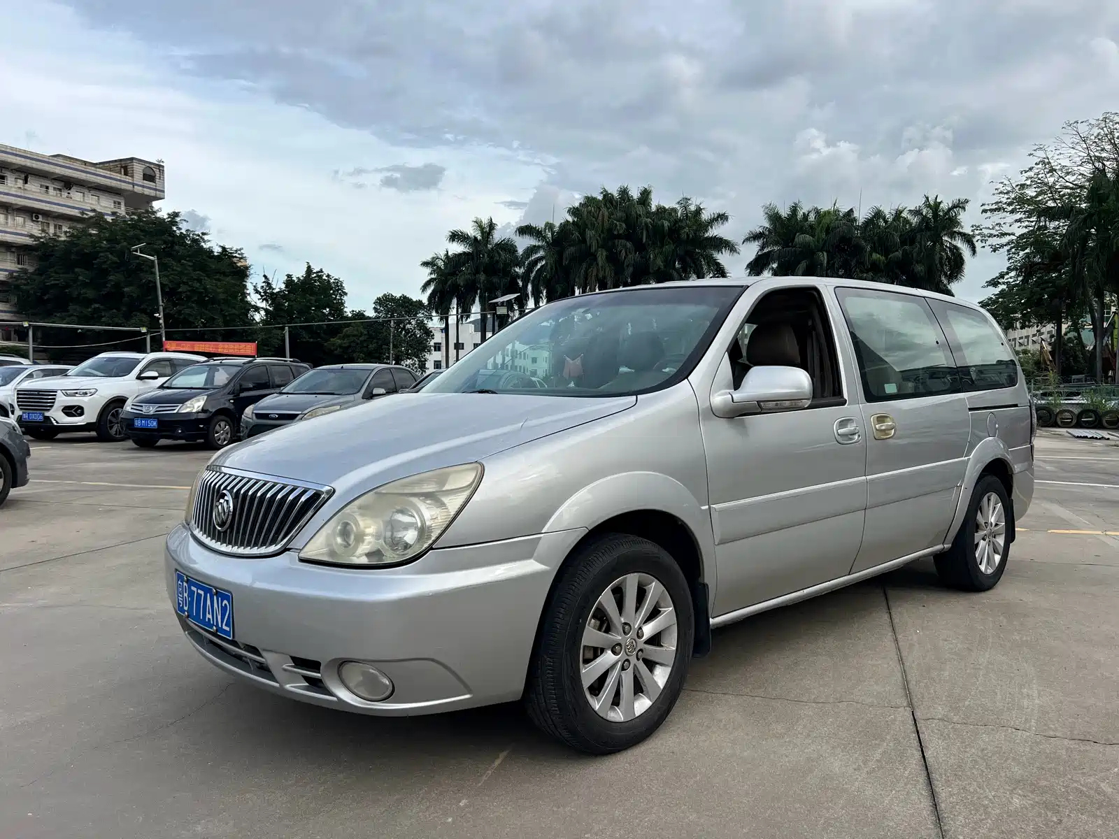 BUICK GL8 2013