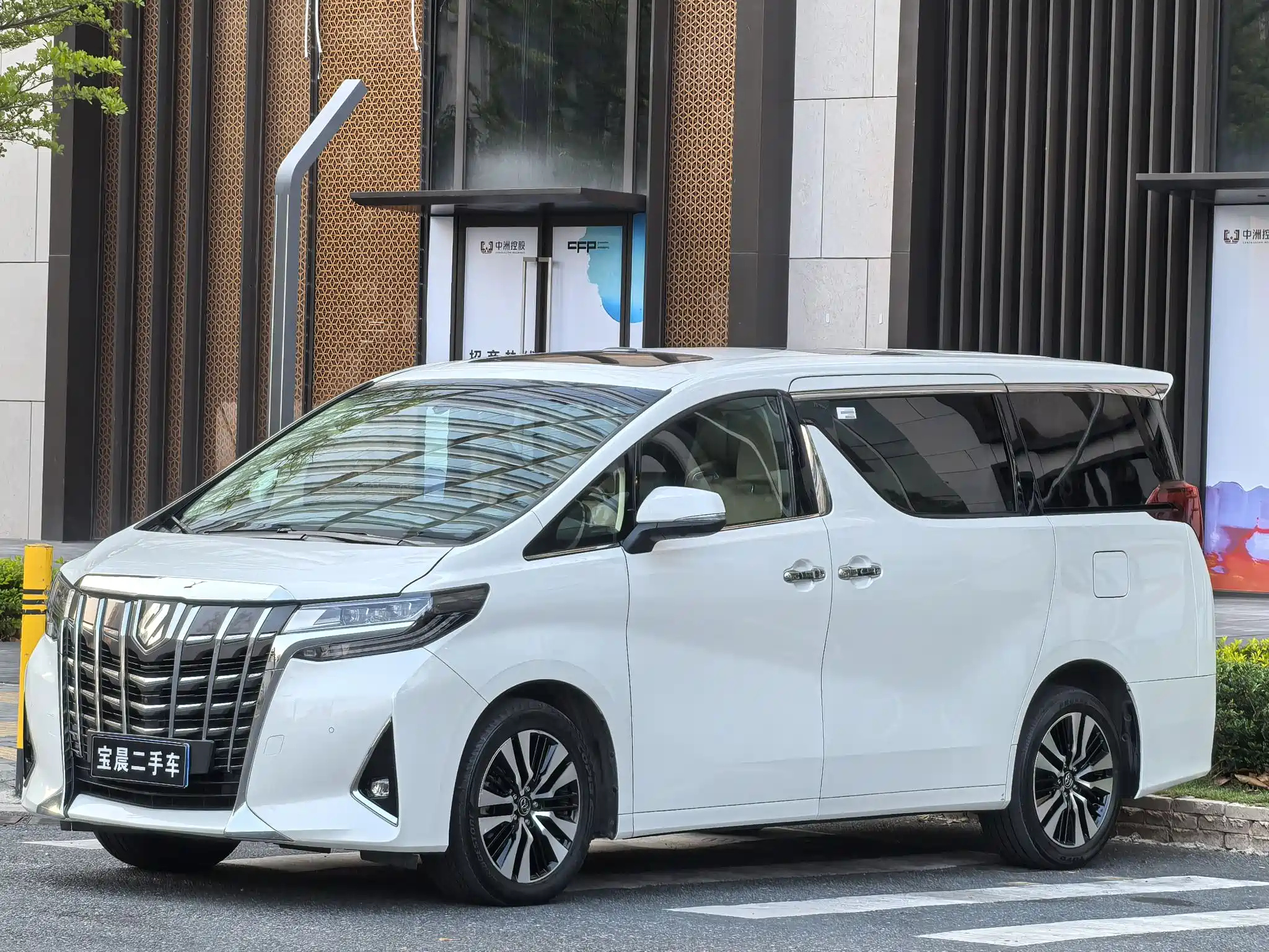 TOYOTA ALPHARD 2018