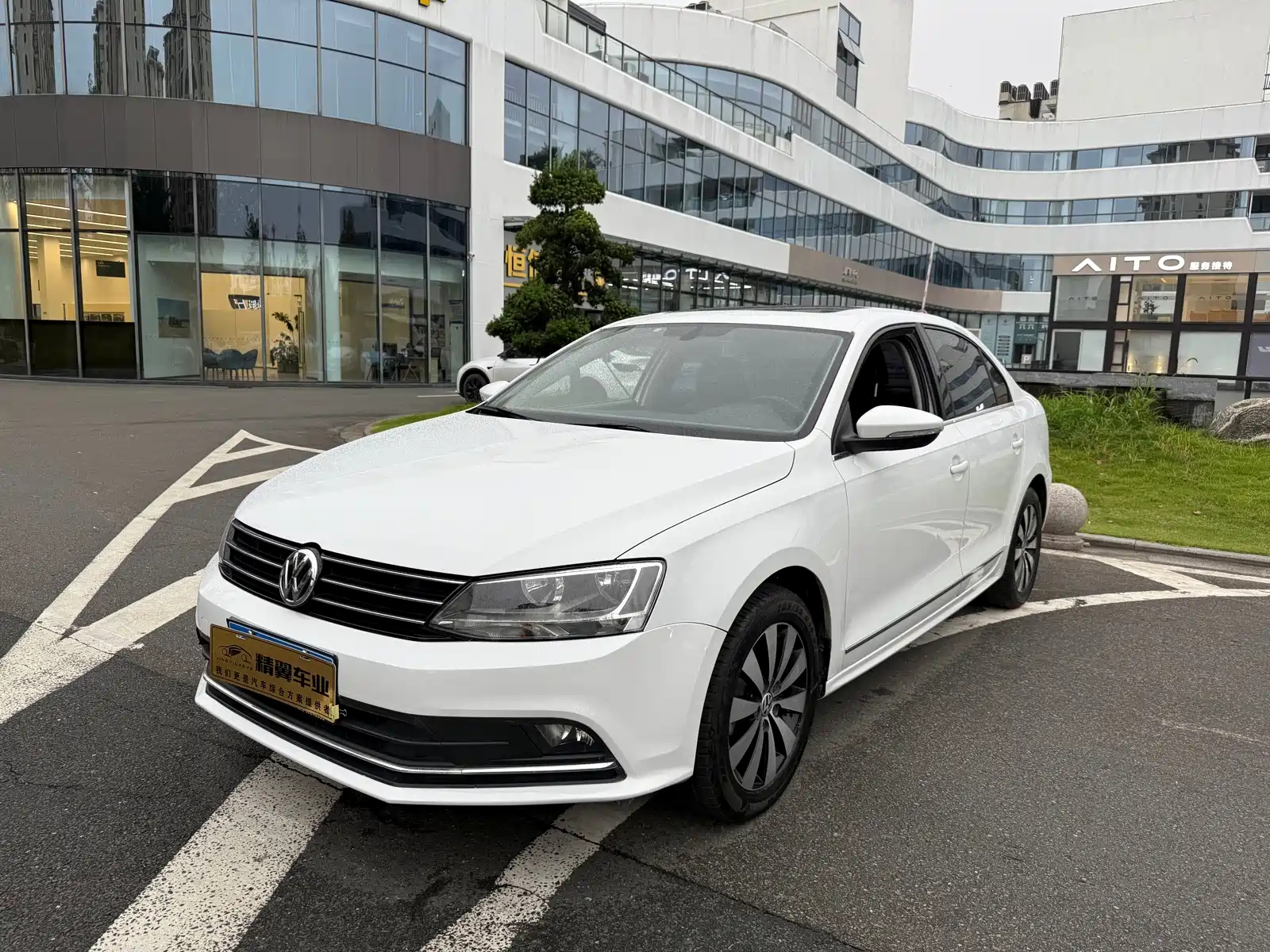 VOLKSWAGEN SAGITAR 2018