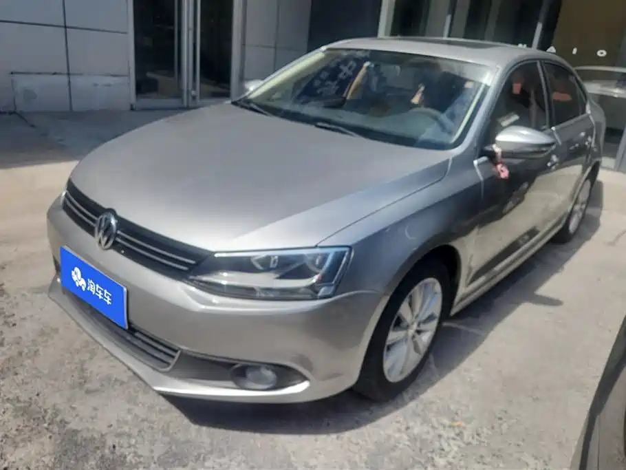 VOLKSWAGEN SAGITAR 2014