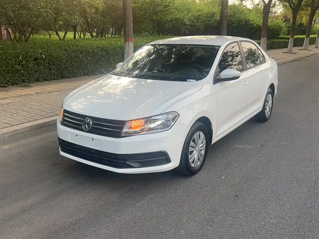 VOLKSWAGEN SANTANA 2019