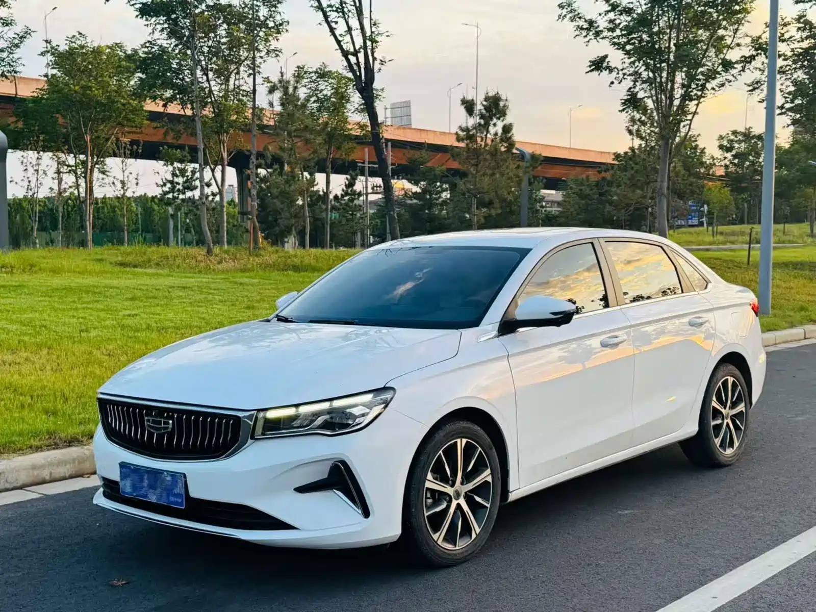 GEELY AUTO EMGRAND 2022