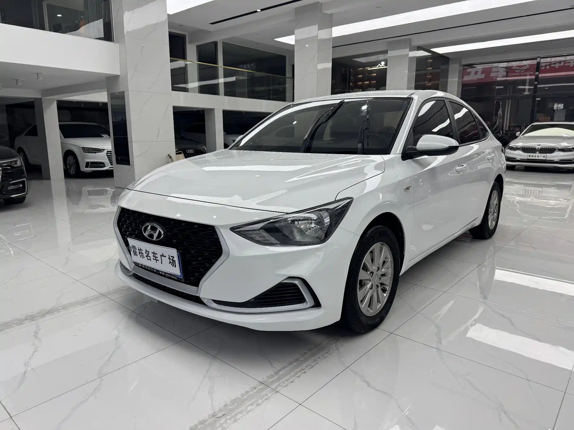 HYUNDAI CELESTA