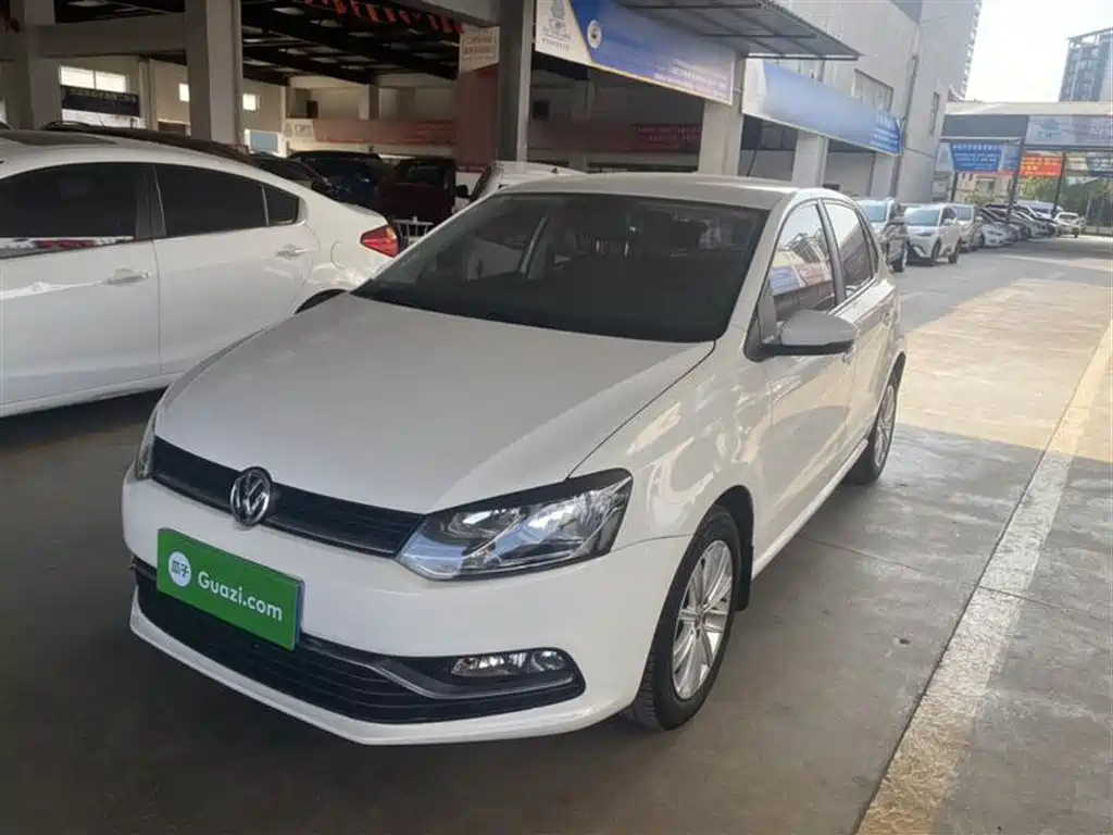VOLKSWAGEN POLO 2014