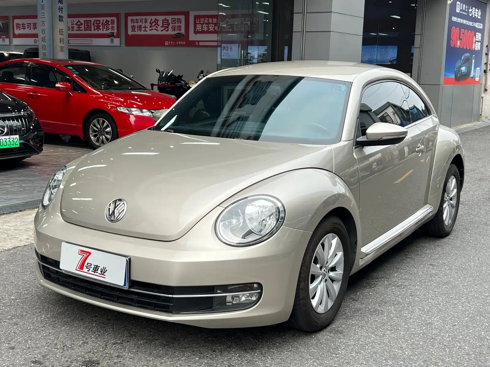 VOLKSWAGEN BEETLE 2013