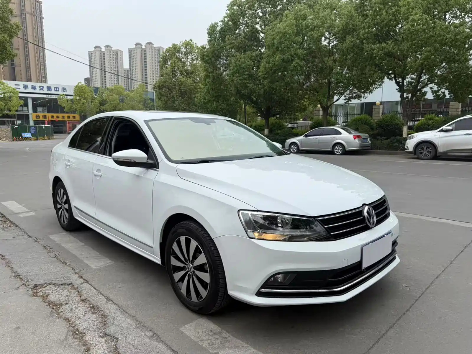 VOLKSWAGEN SAGITAR 2018