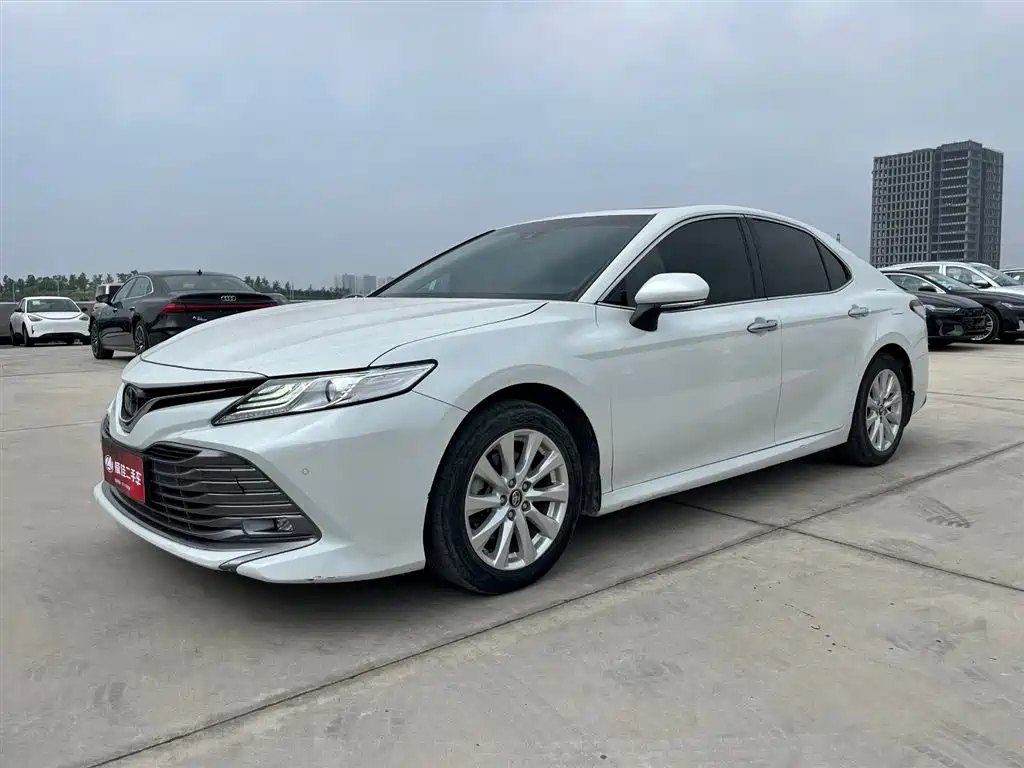 TOYOTA CAMRY 2019