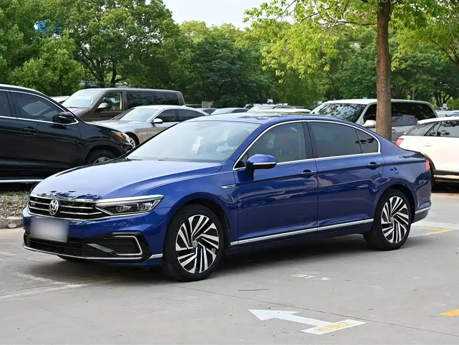 VOLKSWAGEN MAGOTAN GTE PLUG IN HYBRID 2020