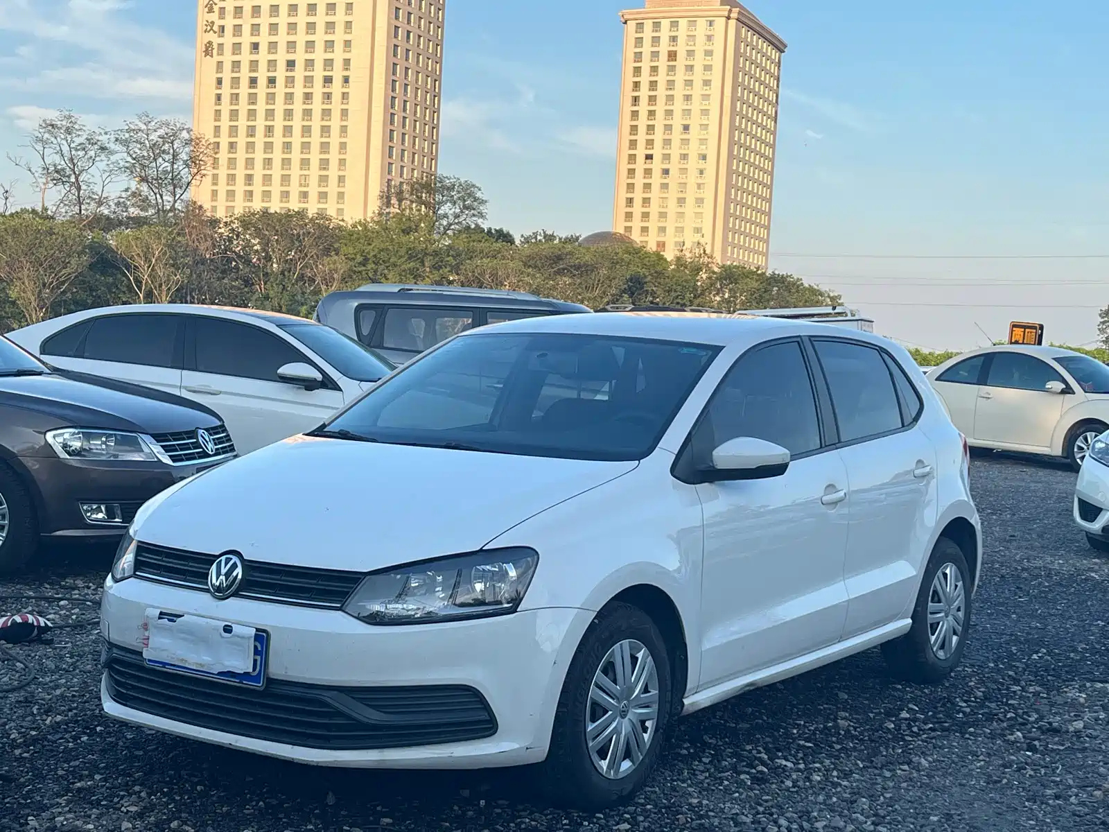 VOLKSWAGEN POLO 2016