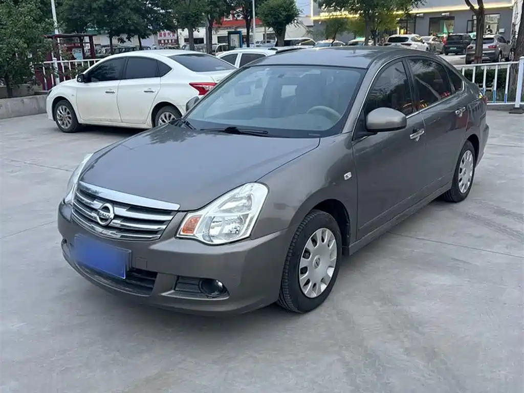 NISSAN SYLPHY 2012