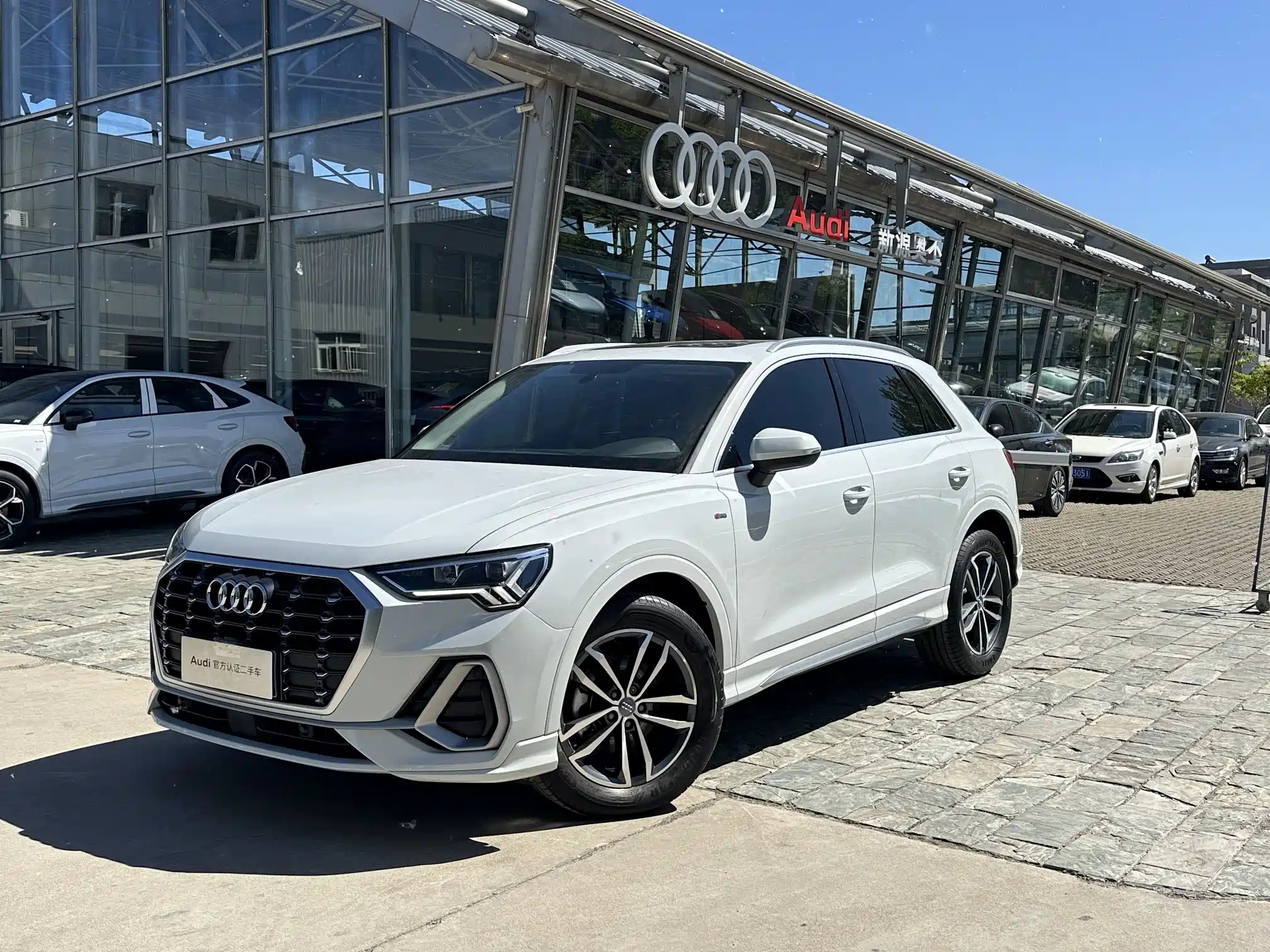 AUDI Q3