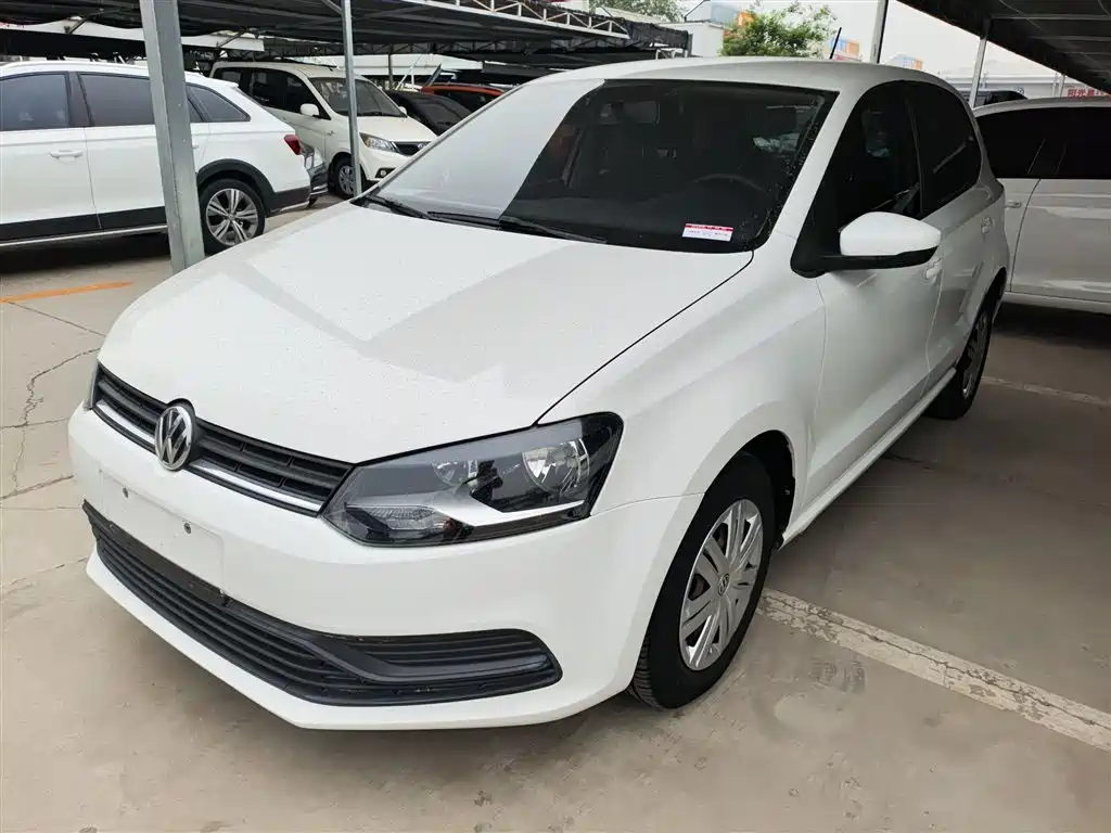VOLKSWAGEN POLO 2016