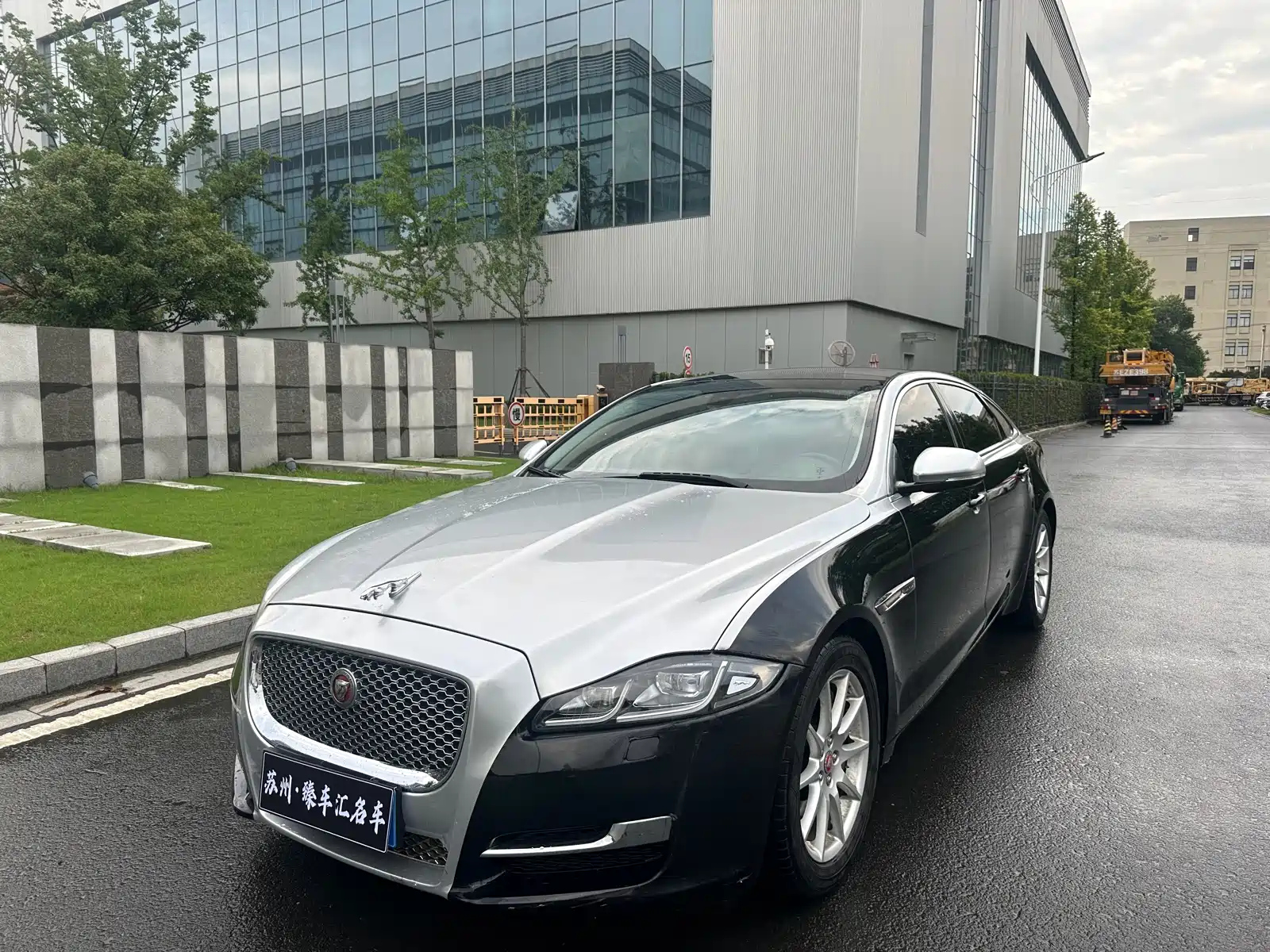 JAGUAR XJ