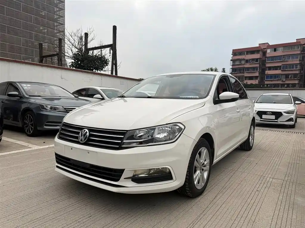 VOLKSWAGEN SANTANA 2016