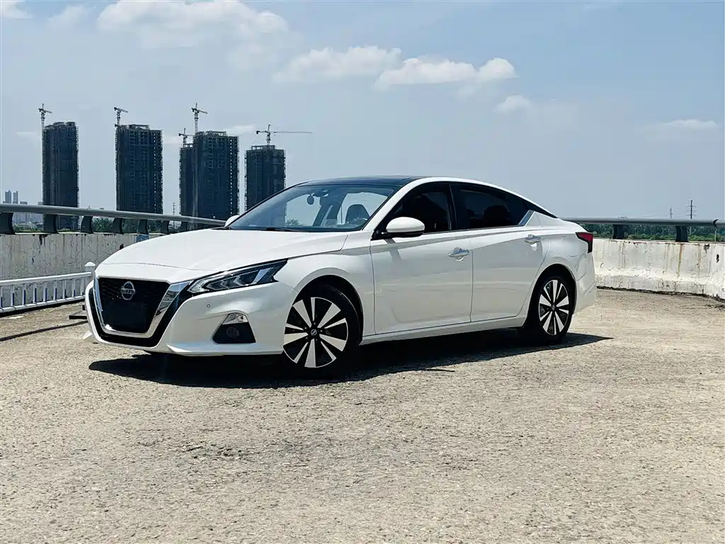 NISSAN TEANA 2020