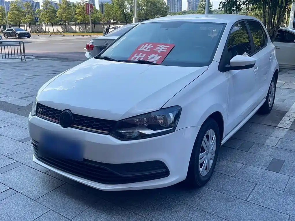 VOLKSWAGEN POLO 2016
