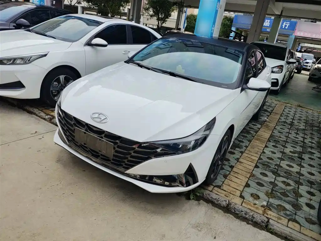 HYUNDAI ELANTRA 2022
