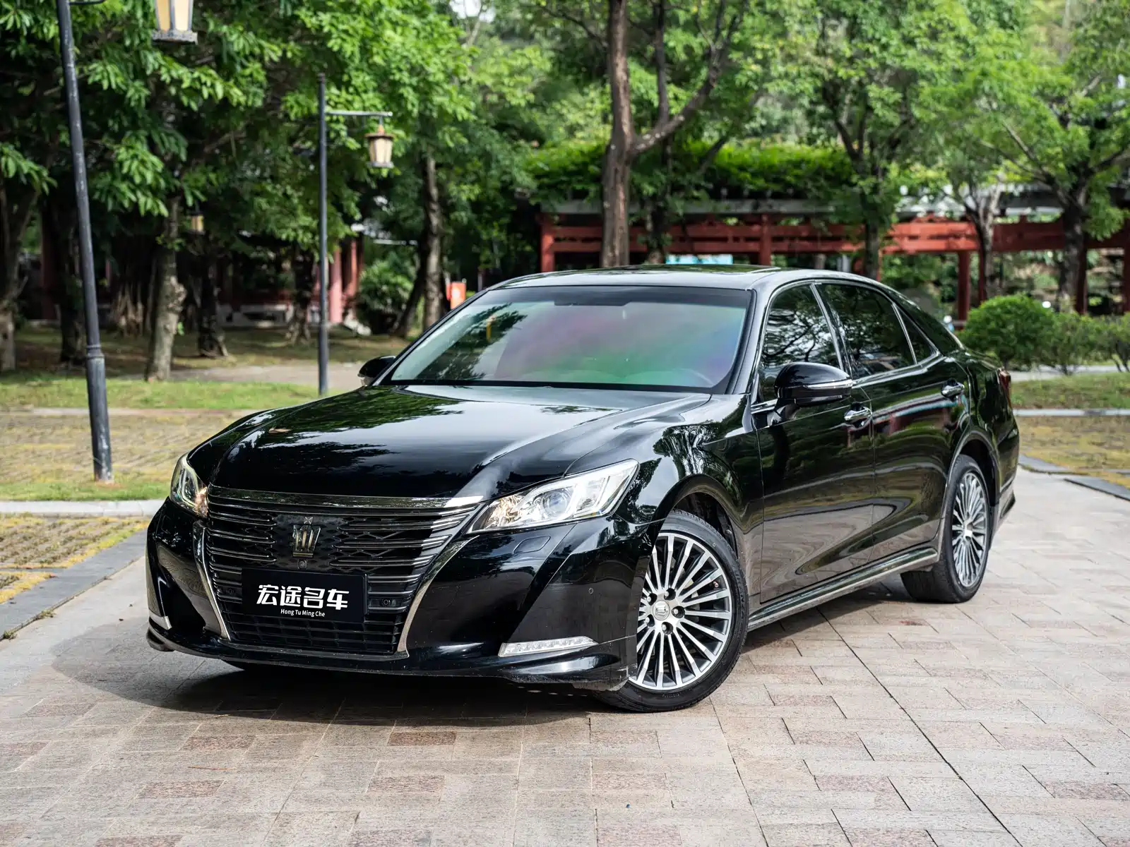 TOYOTA CROWN 2018