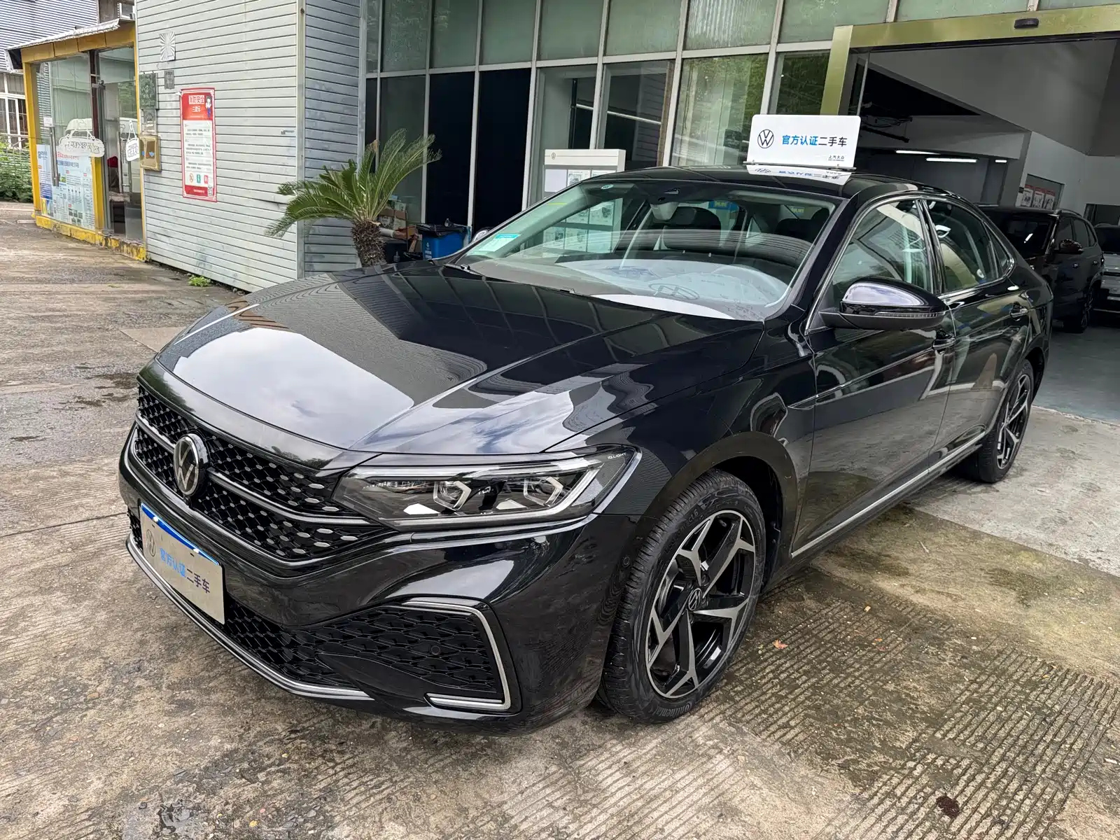 VOLKSWAGEN PASSAT 2024