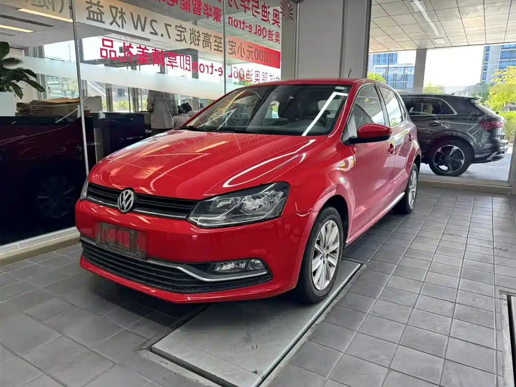 VOLKSWAGEN POLO 2016