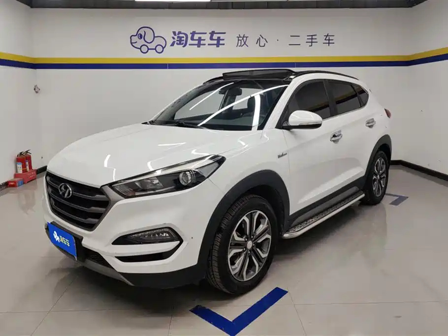 HYUNDAI TUCSON 2015