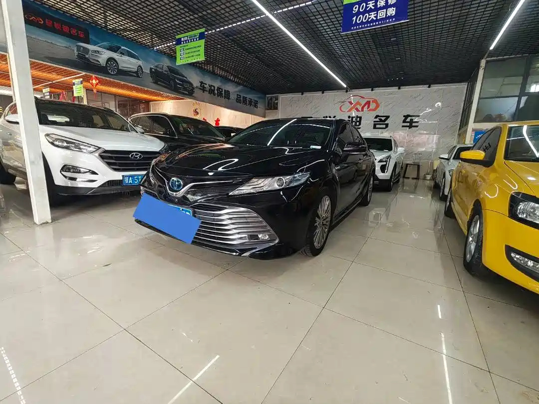 TOYOTA CAMRY 2019