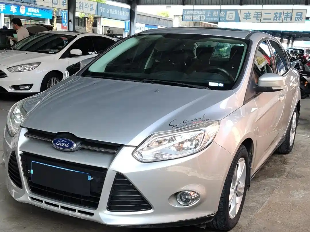 FORD FOCUS 2012