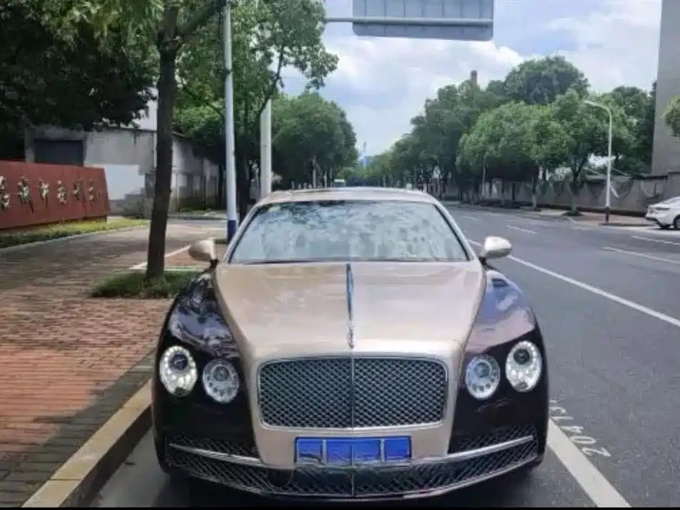 BENTLEY FLYING SPUR 2013