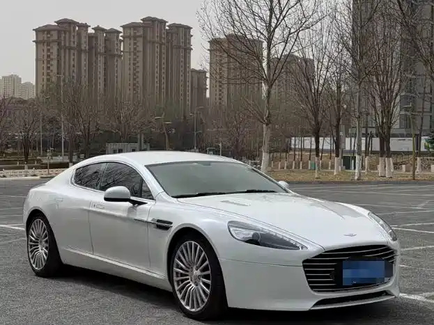 ASTON MARTIN RAPIDE 2014